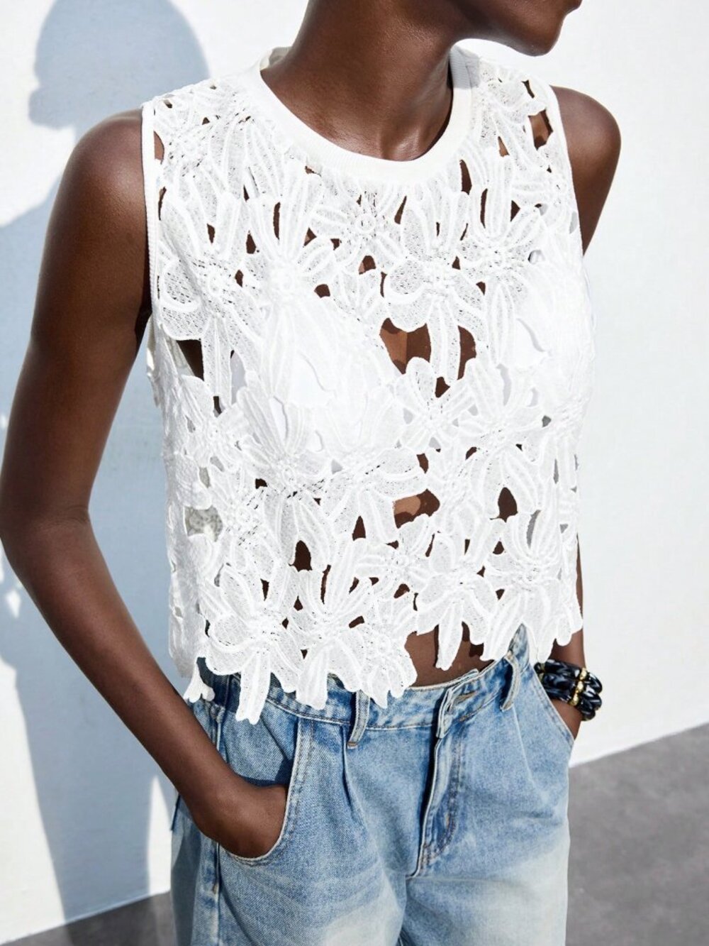 White Casual Women's Elegant Lace Top - Picture 5 of 8